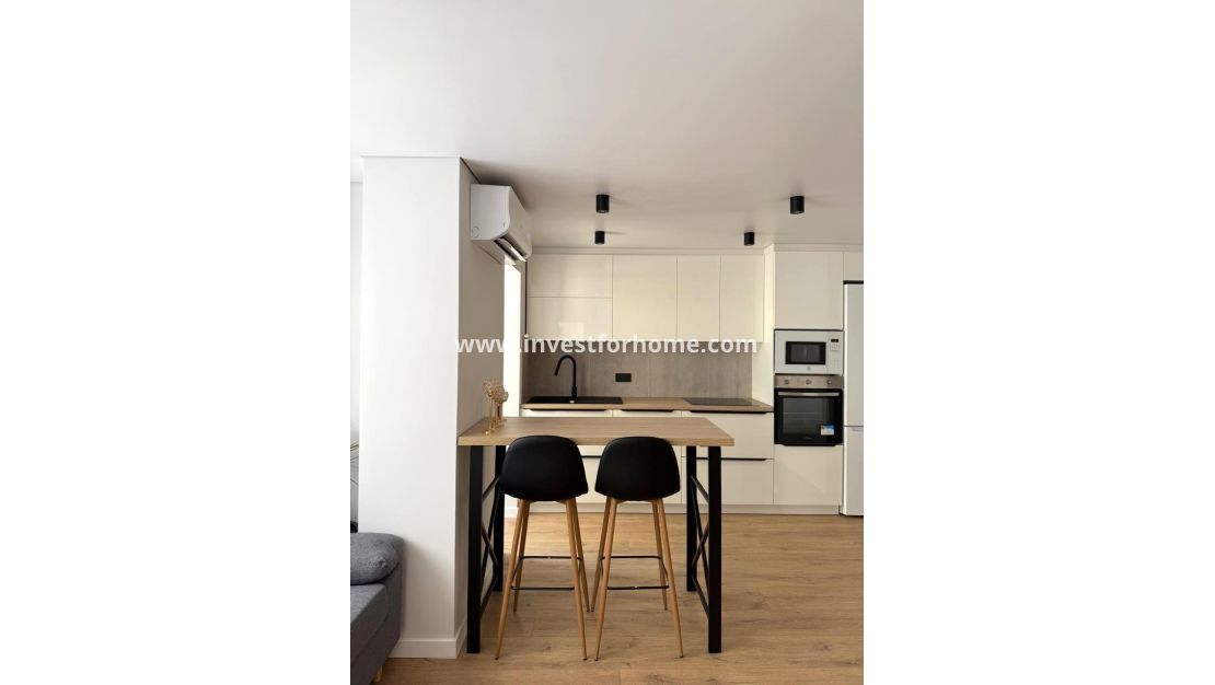 Sale - Apartment - Torrevieja - Centro