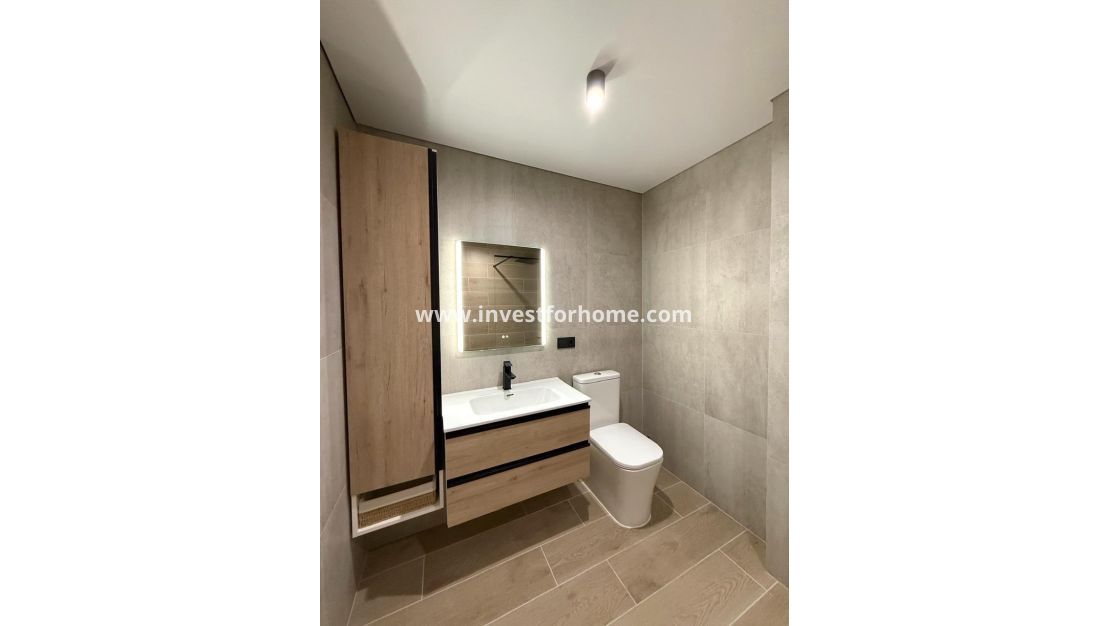 Sale - Apartment - Torrevieja - Centro