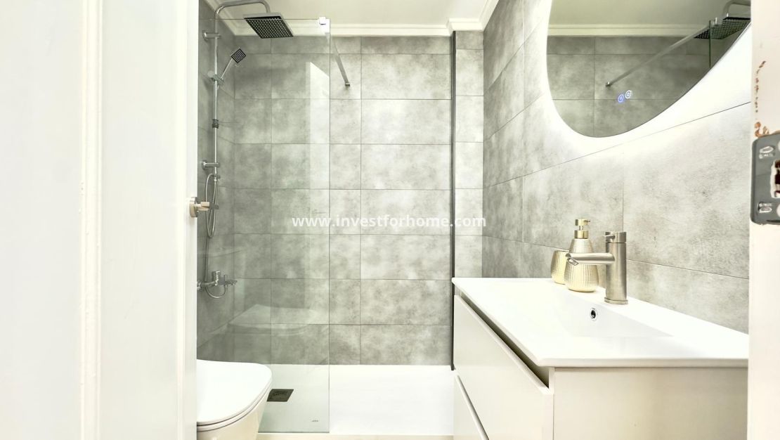 Sale - Apartment - Torrevieja - Centro