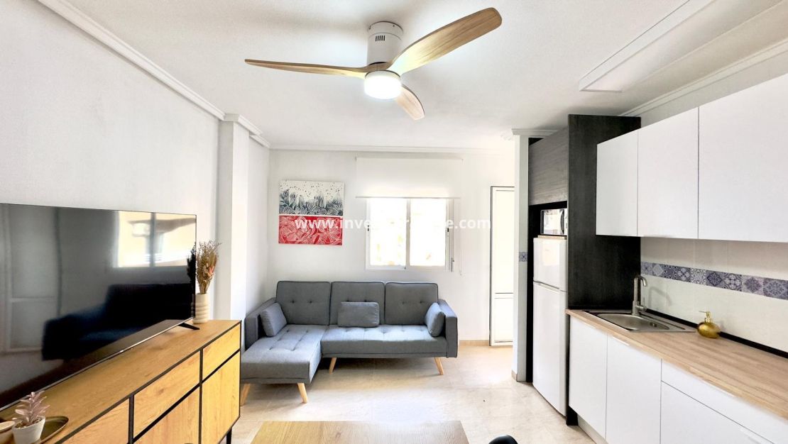 Sale - Apartment - Torrevieja - Centro