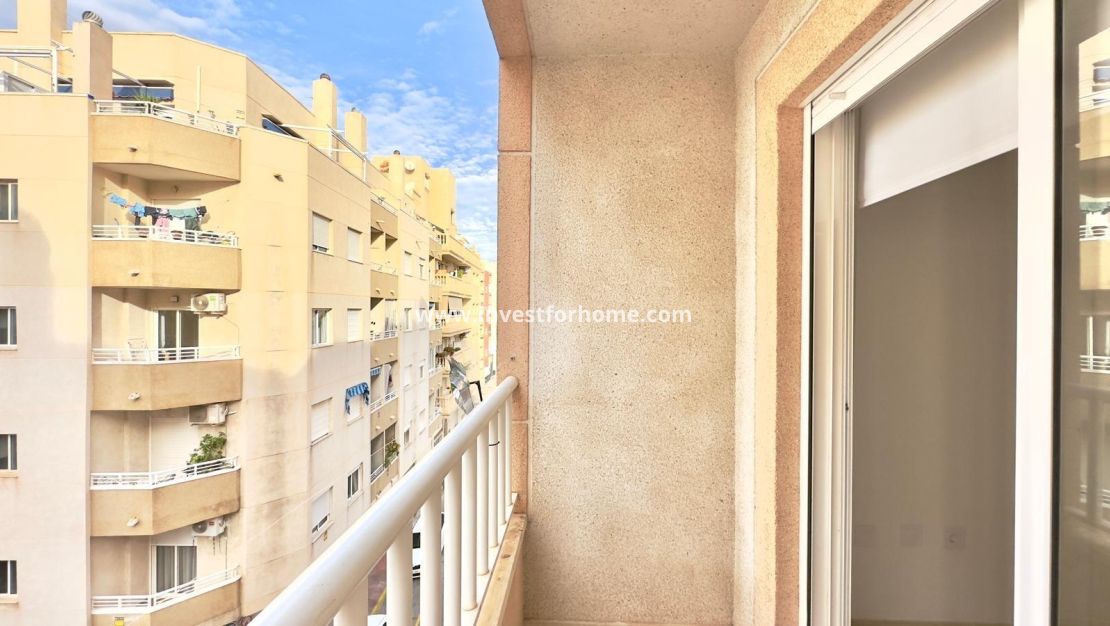 Sale - Apartment - Torrevieja - Centro