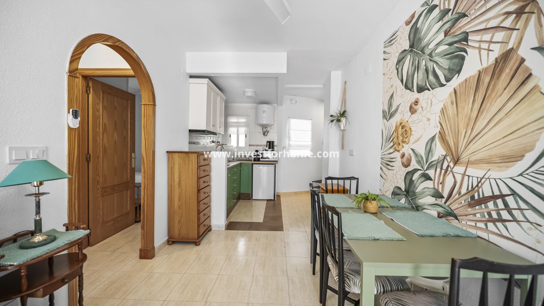 Sale - Apartment - Torrevieja - Centro