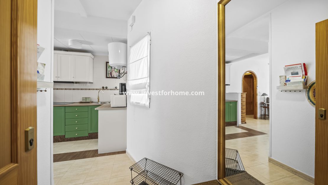 Sale - Apartment - Torrevieja - Centro