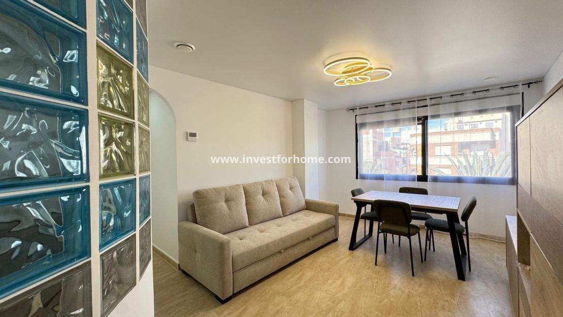 Sale - Apartment - Torrevieja - Centro
