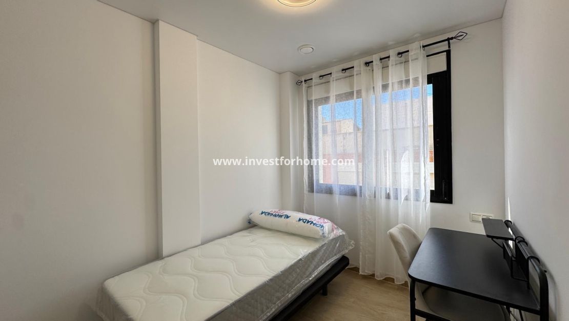 Sale - Apartment - Torrevieja - Centro