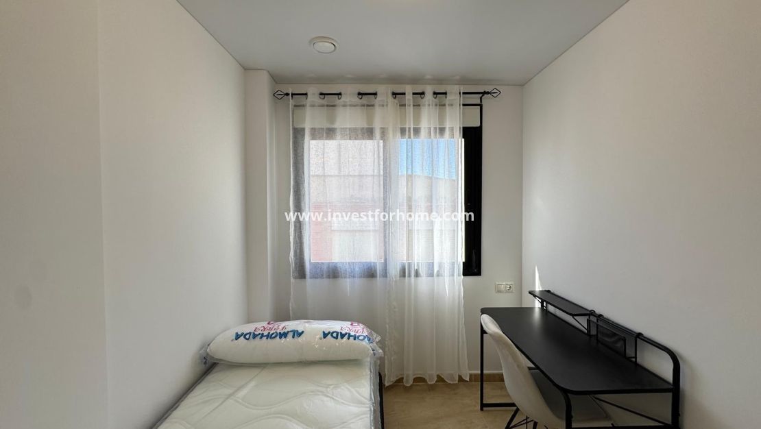 Sale - Apartment - Torrevieja - Centro