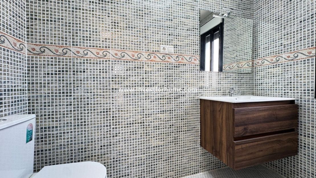 Sale - Apartment - Torrevieja - Centro