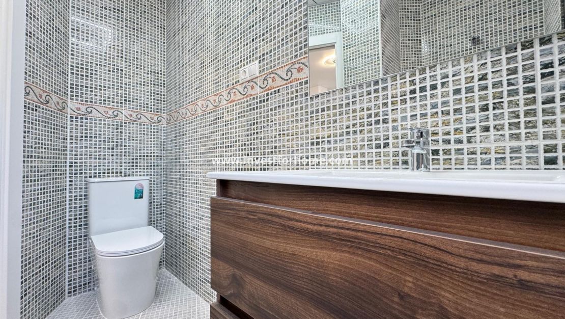 Sale - Apartment - Torrevieja - Centro