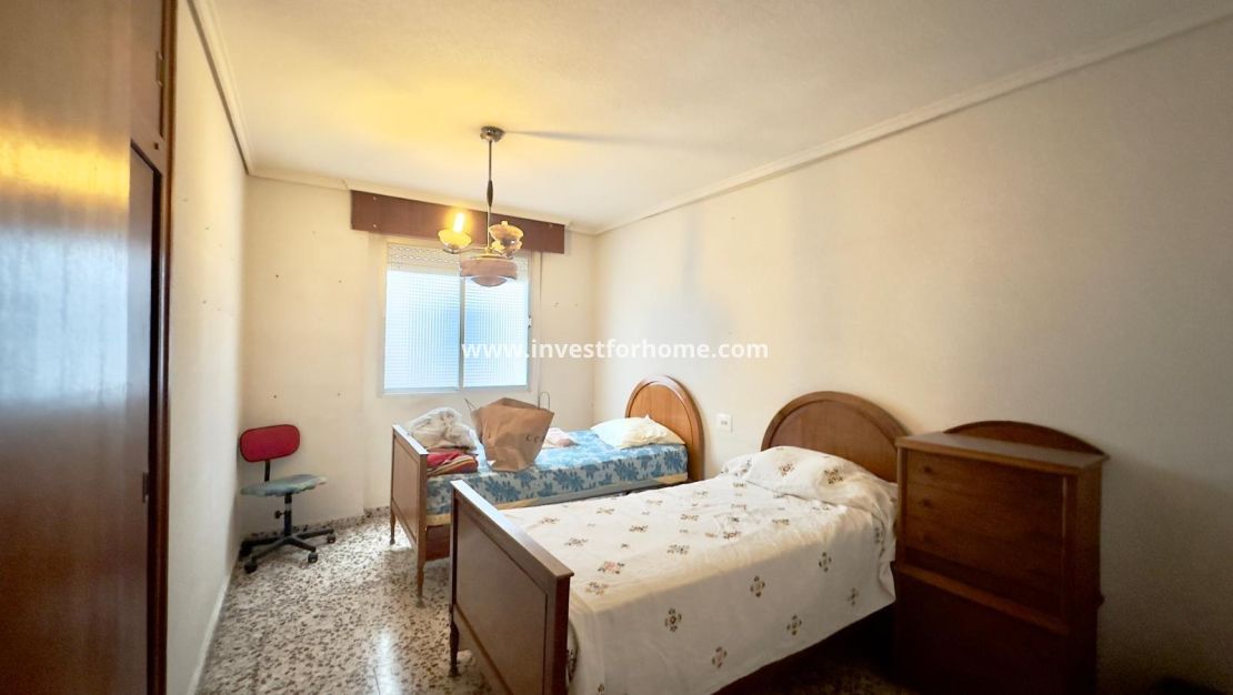 Sale - Apartment - Torrevieja - Centro