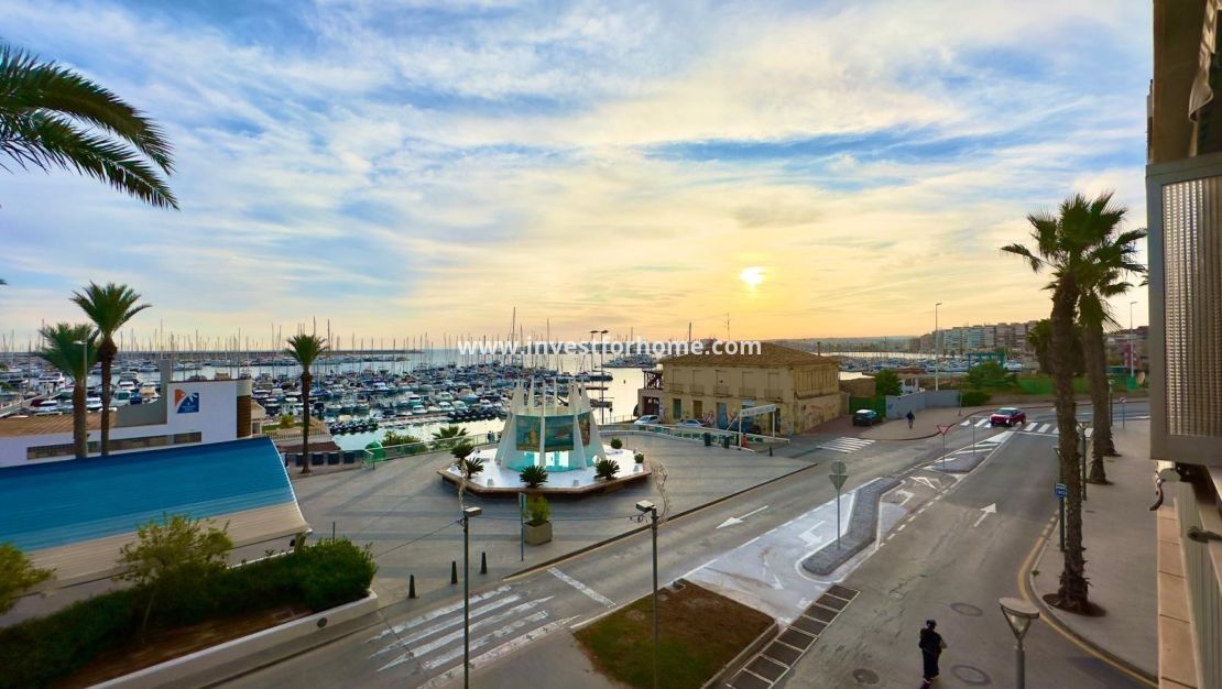 Sale - Apartment - Torrevieja - Centro