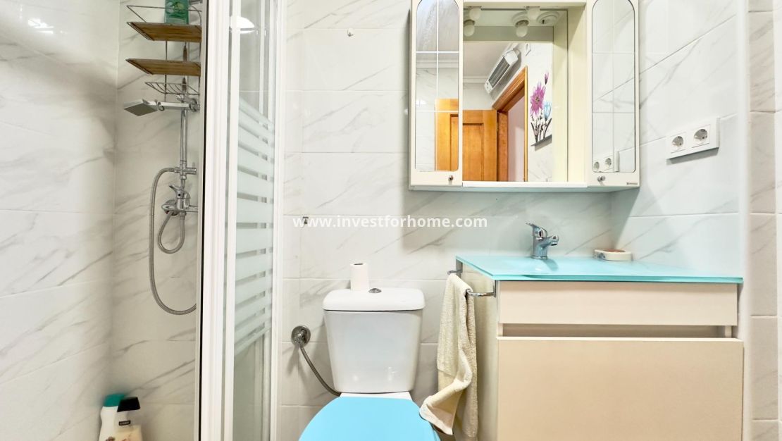 Sale - Apartment - Torrevieja - Centro