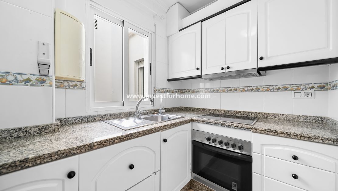 Sale - Apartment - Torrevieja - Centro