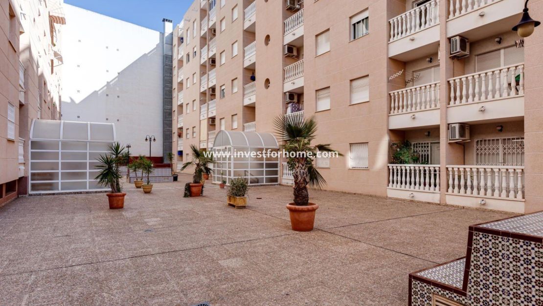 Sale - Apartment - Torrevieja - Centro