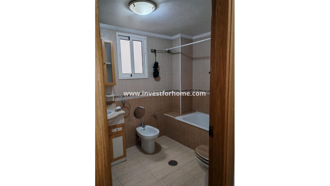 Sale - Apartment - Torrevieja - Centro