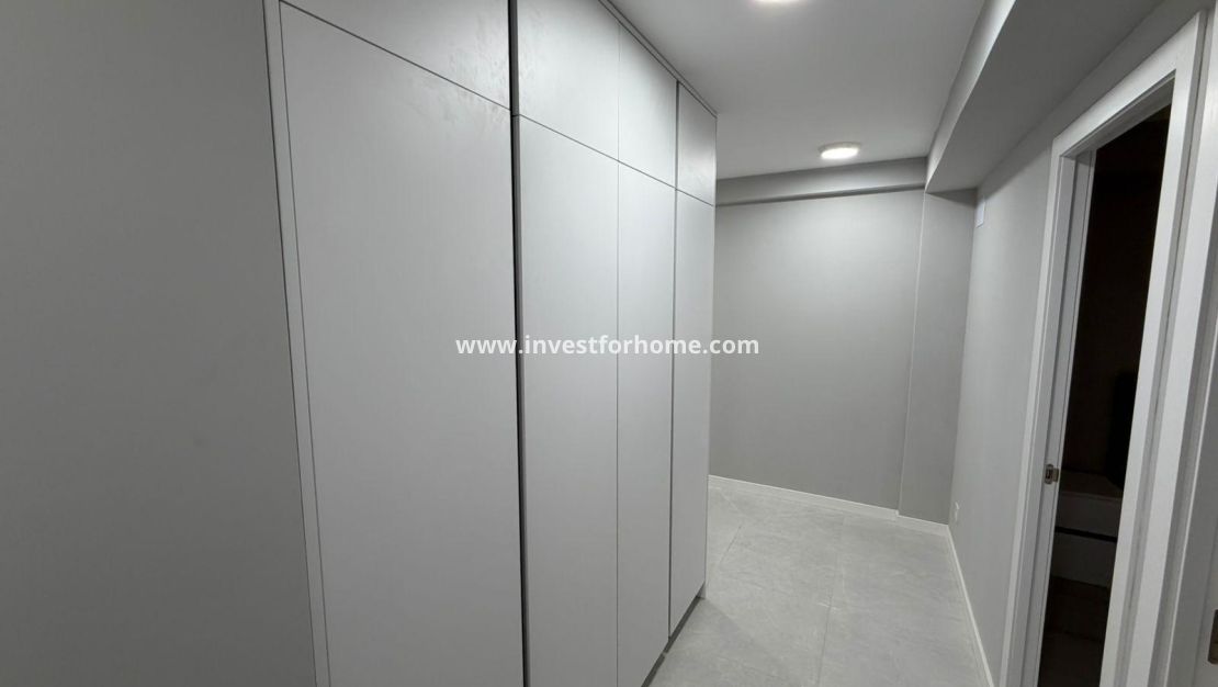 Sale - Apartment - Torrevieja - Centro