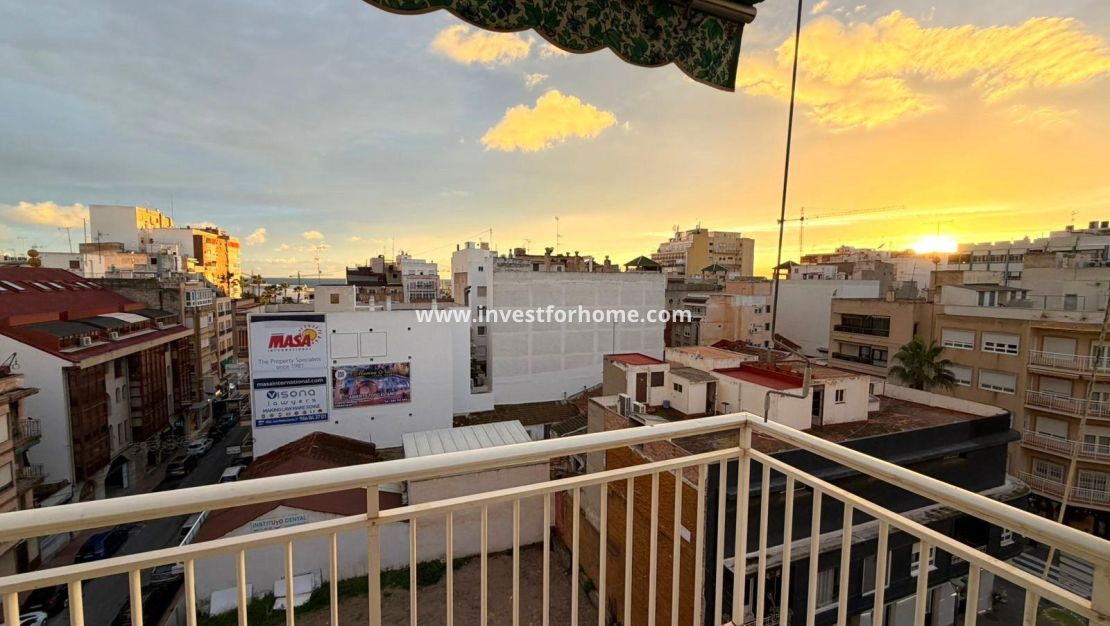 Sale - Apartment - Torrevieja - Centro