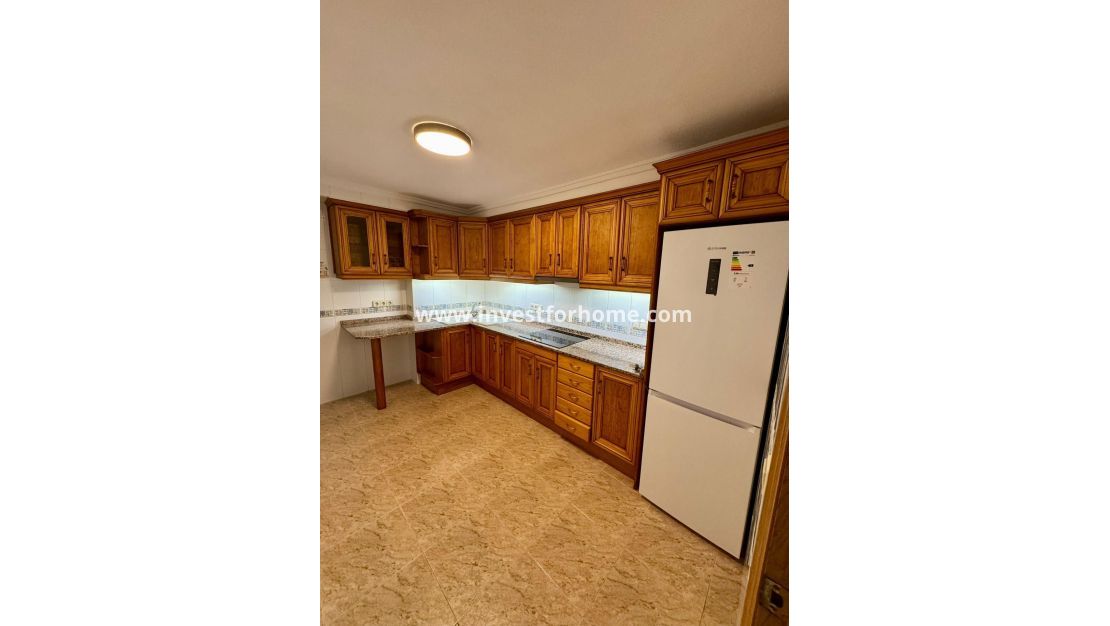 Sale - Apartment - Torrevieja - Centro