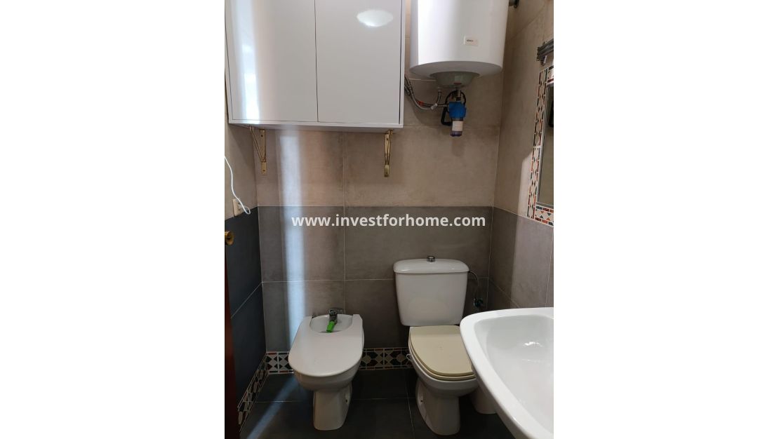 Sale - Apartment - Torrevieja - Centro