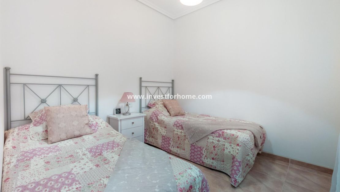 Sale - Apartment - Torrevieja - Centro