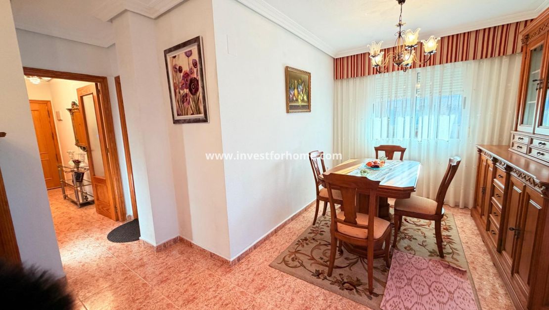 Sale - Apartment - Torrevieja - Centro