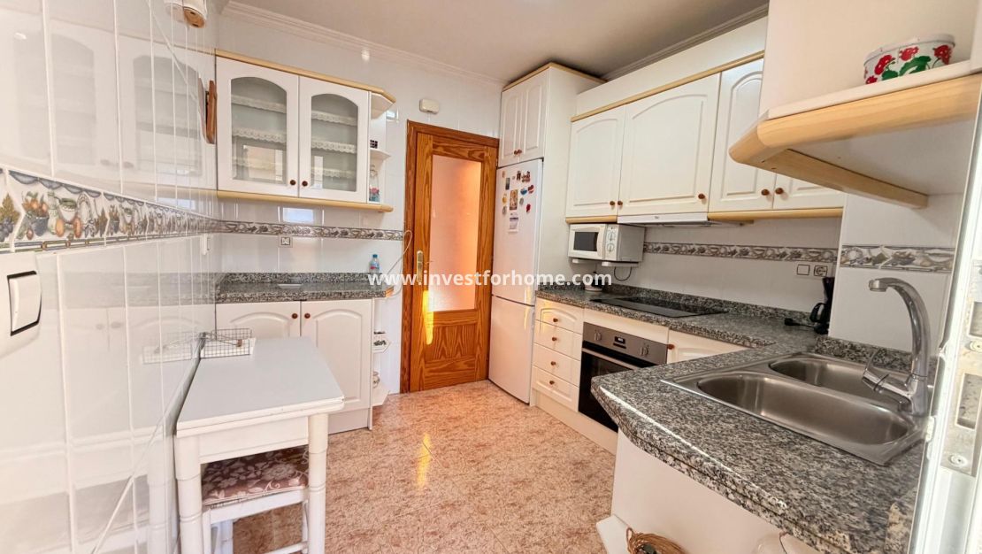 Sale - Apartment - Torrevieja - Centro
