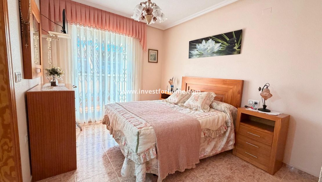 Sale - Apartment - Torrevieja - Centro