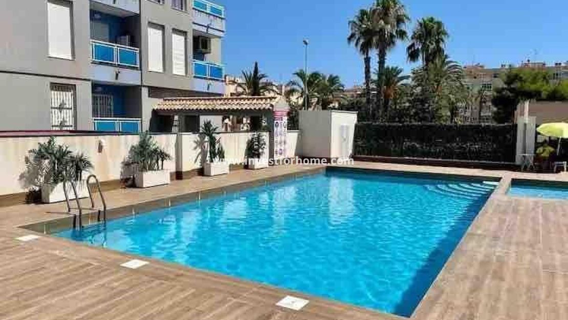 Sale - Apartment - Torrevieja - Centro