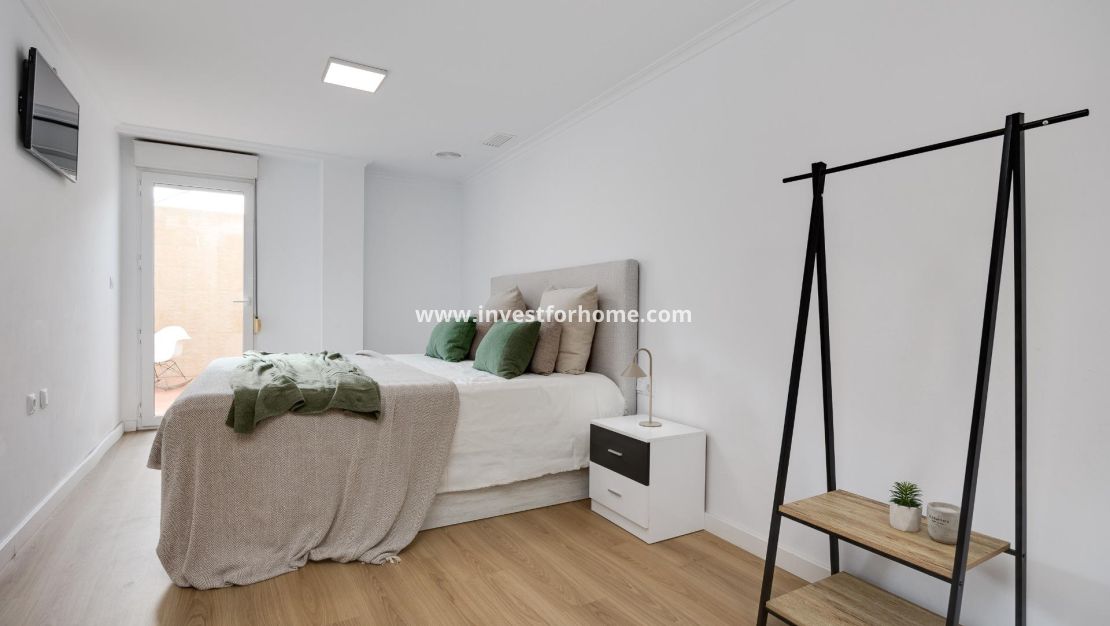 Sale - Apartment - Torrevieja - Centro