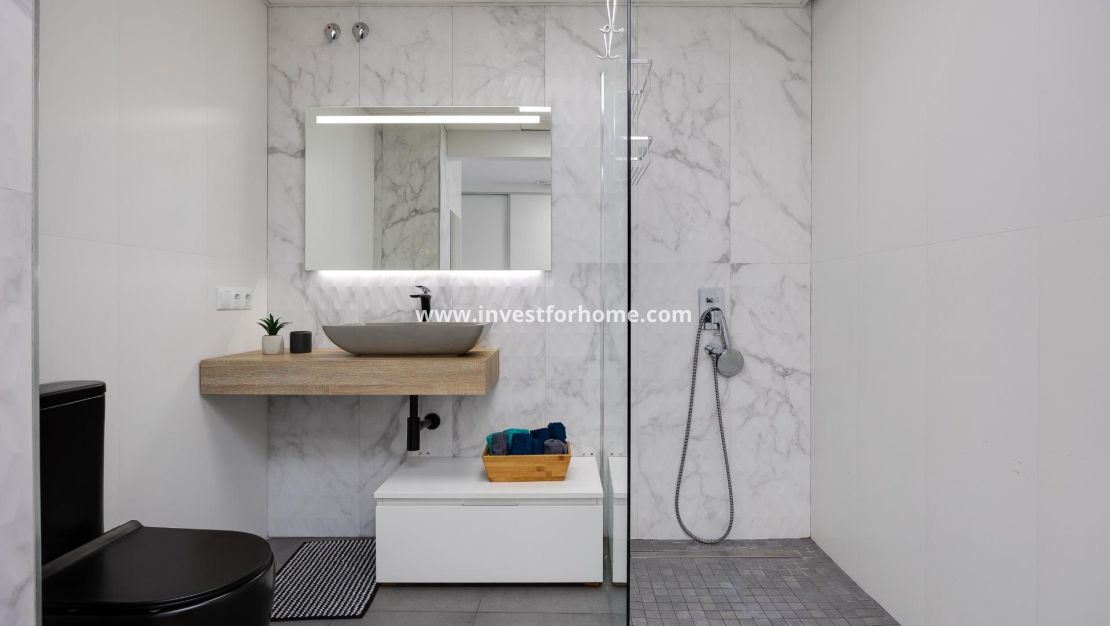 Sale - Apartment - Torrevieja - Centro