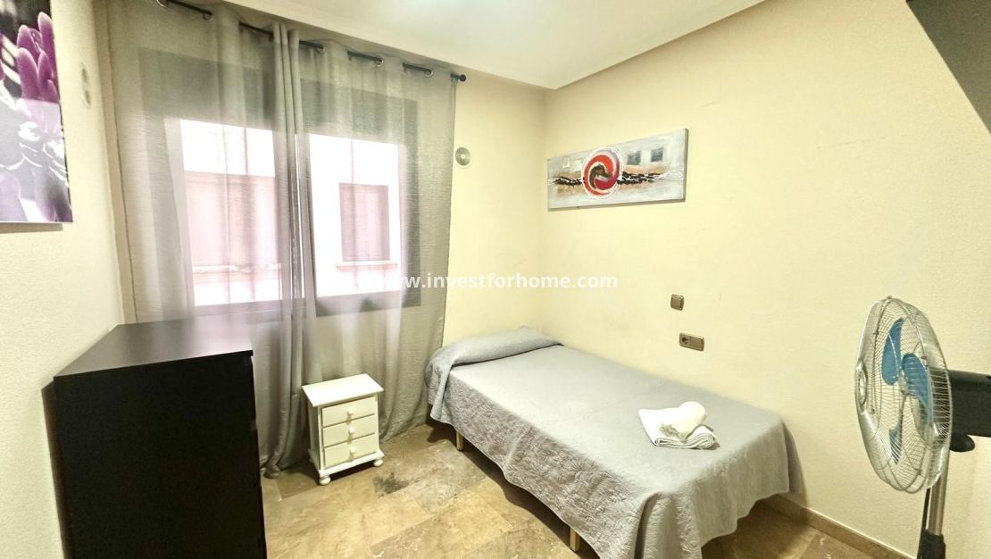 Sale - Apartment - Torrevieja - Centro