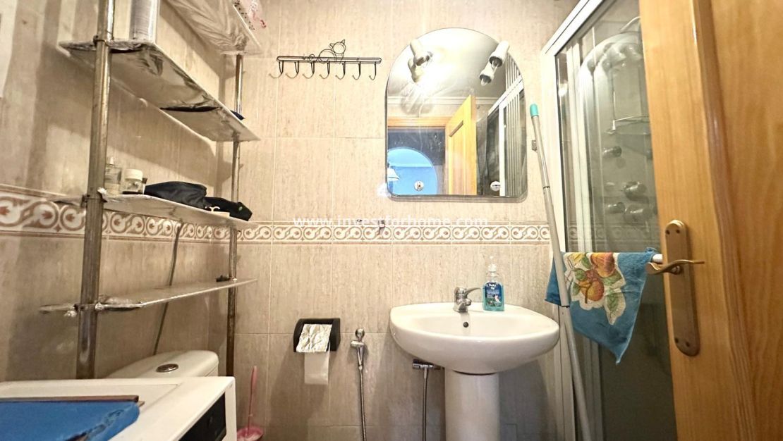 Sale - Apartment - Torrevieja - Centro