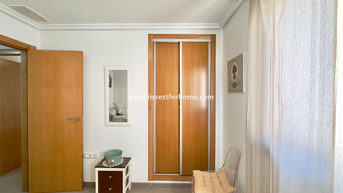 Sale - Apartment - Torrevieja - Centro