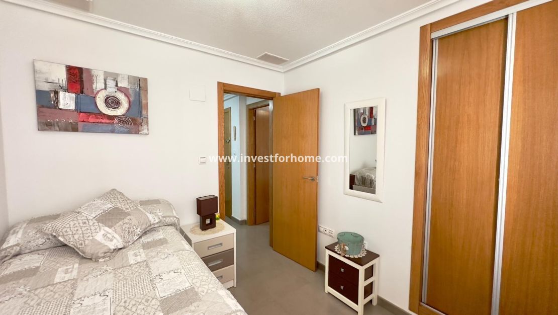Sale - Apartment - Torrevieja - Centro