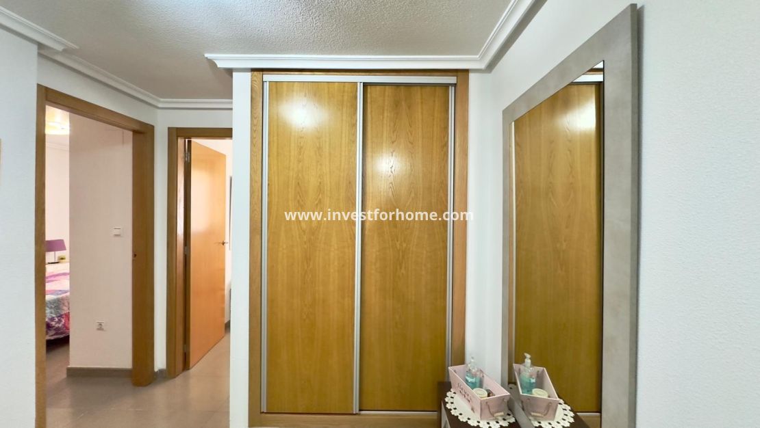 Sale - Apartment - Torrevieja - Centro