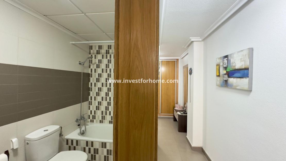 Sale - Apartment - Torrevieja - Centro