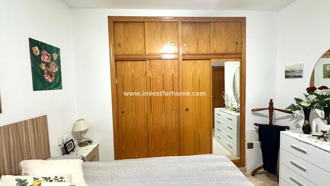 Sale - Apartment - Torrevieja - Centro