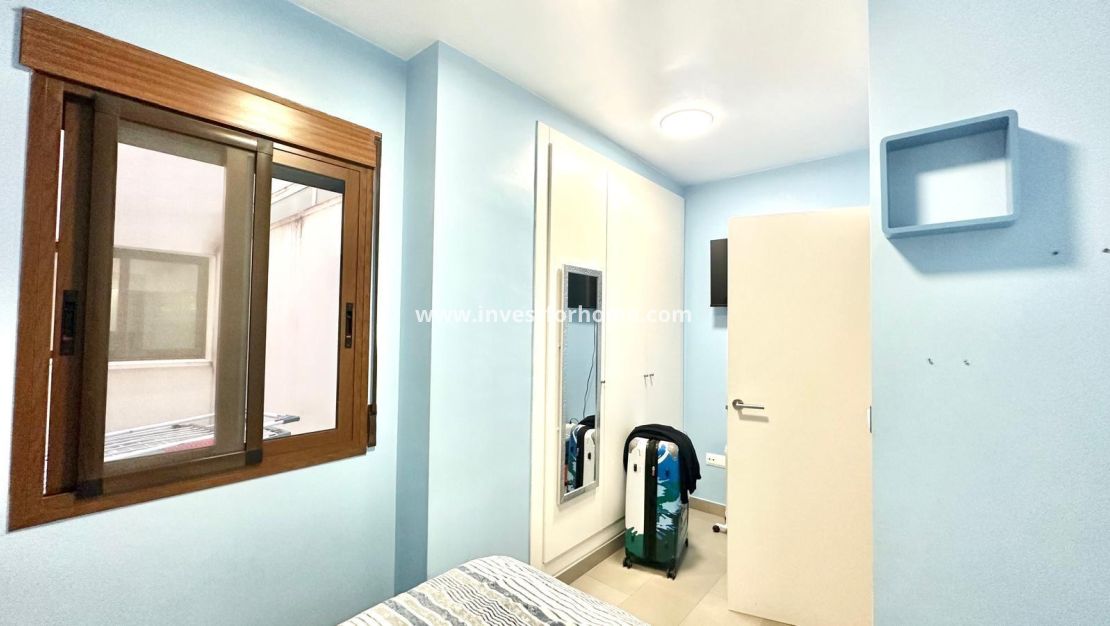 Sale - Apartment - Torrevieja - Centro