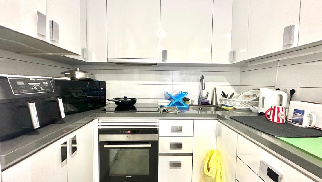 Sale - Apartment - Torrevieja - Centro