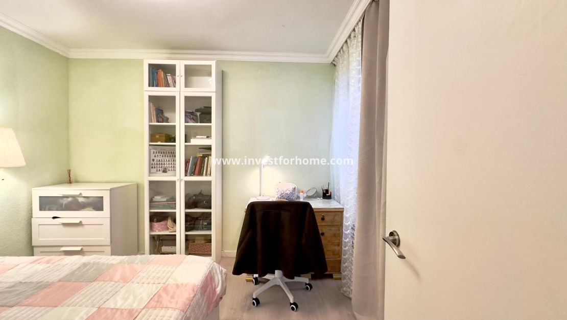 Sale - Apartment - Torrevieja - Centro