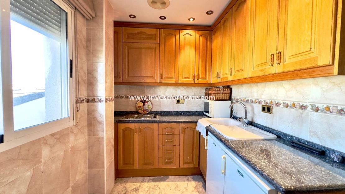 Sale - Apartment - Torrevieja - Centro