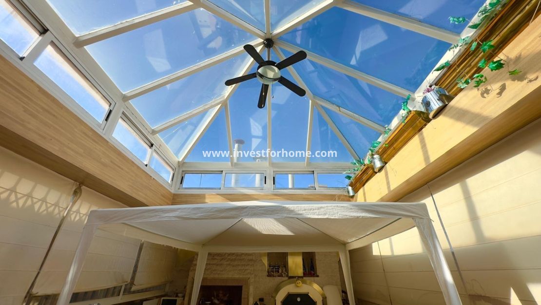 Sale - Apartment - Torrevieja - Centro