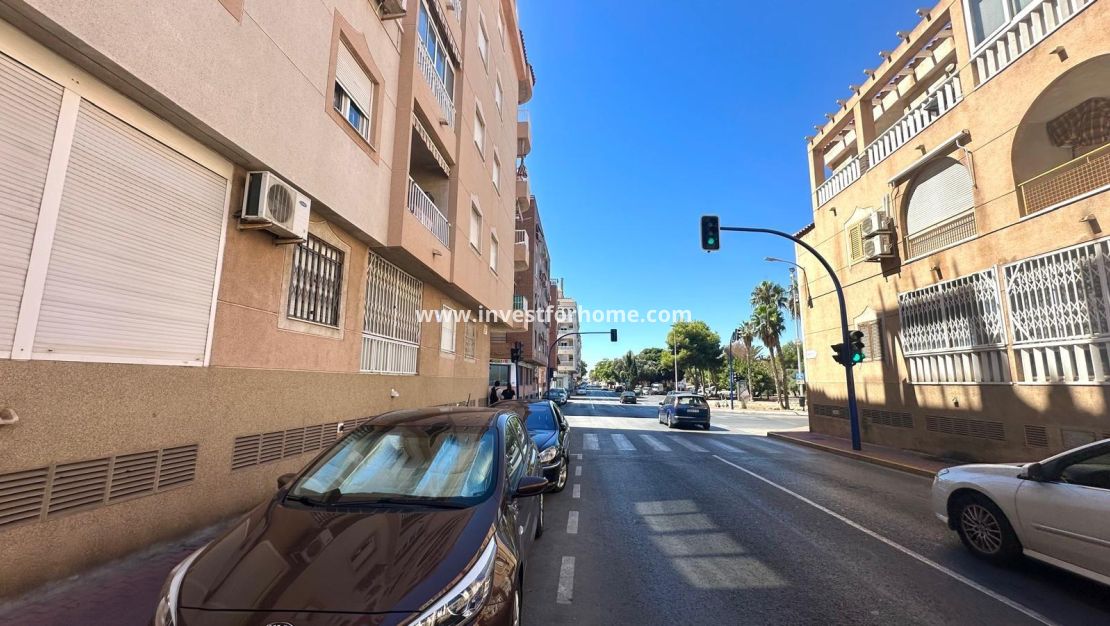 Sale - Apartment - Torrevieja - Centro