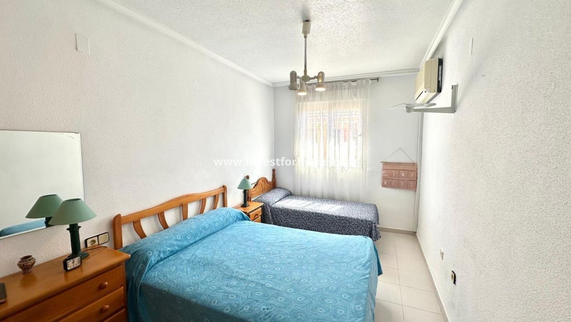 Sale - Apartment - Torrevieja - Centro