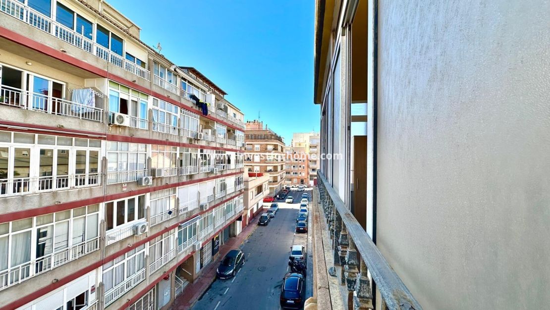 Sale - Apartment - Torrevieja - Centro