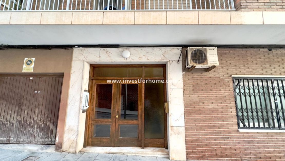 Sale - Apartment - Torrevieja - Centro