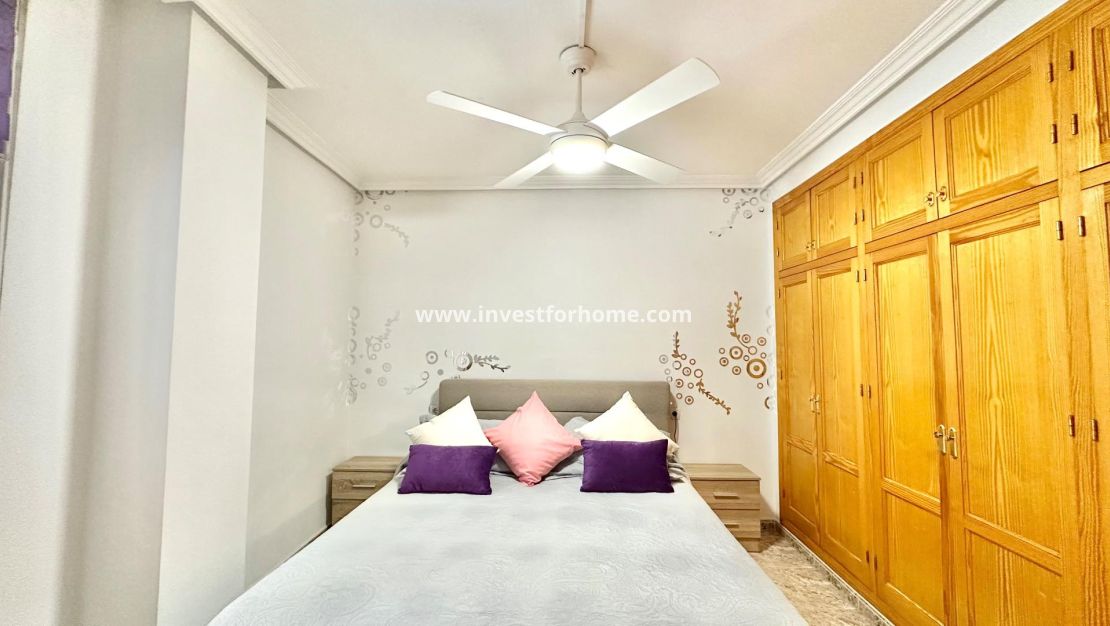 Sale - Apartment - Torrevieja - Centro