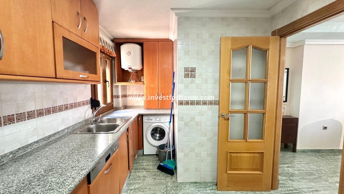 Sale - Apartment - Torrevieja - Centro