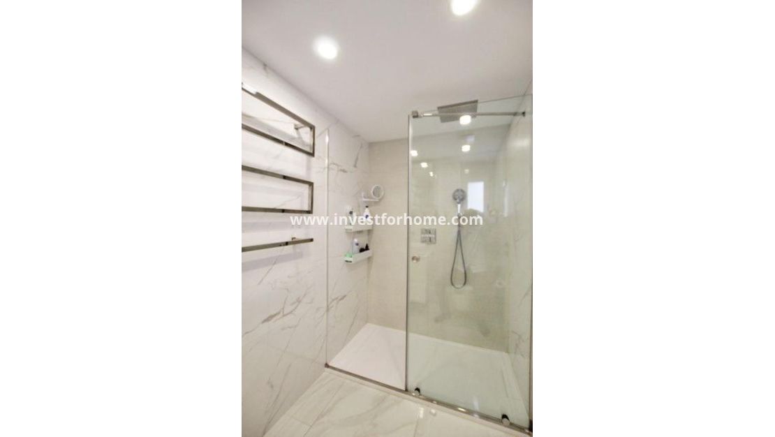 Sale - Apartment - Torrevieja - Centro