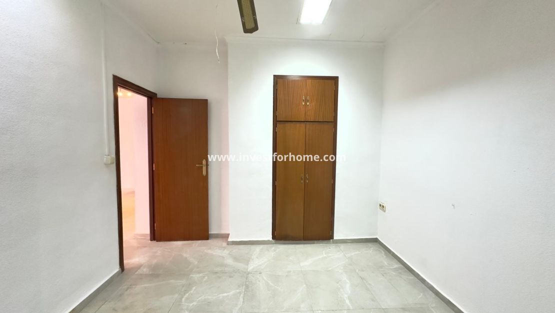 Sale - Apartment - Torrevieja - Centro