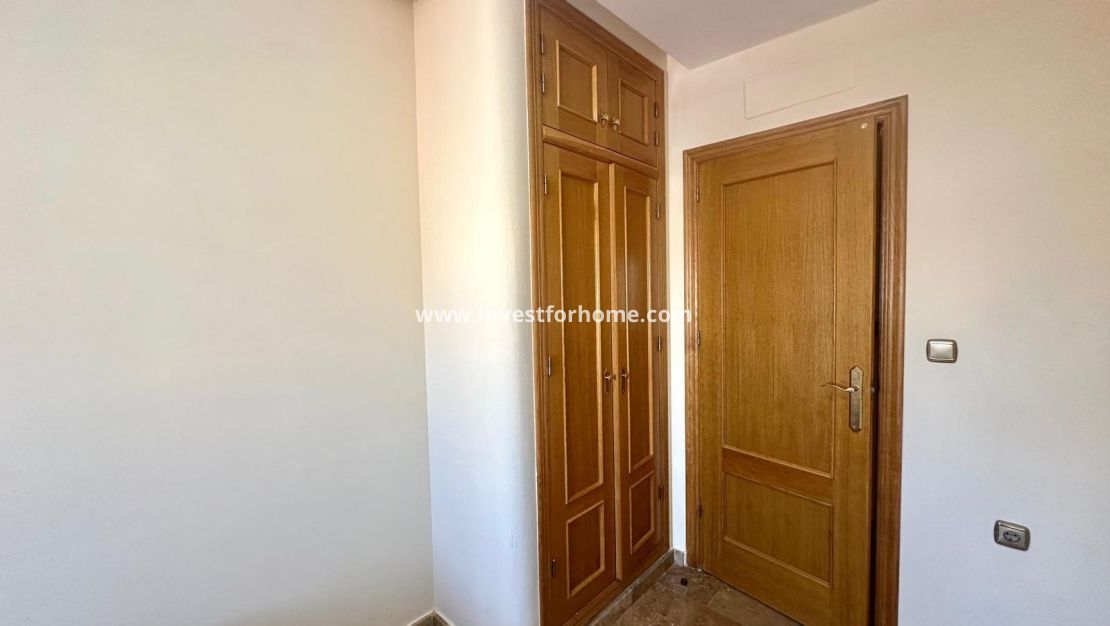 Sale - Apartment - Torrevieja - Centro